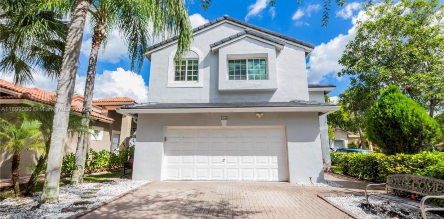 House in Weston, Florida 4 bedrooms, 171.4 sq.m. № 1951923