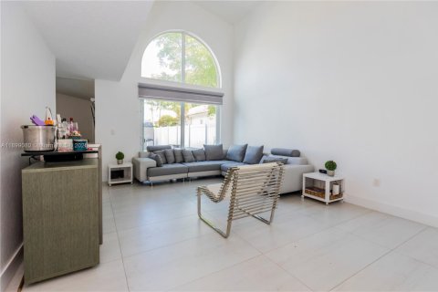 House in Weston, Florida 4 bedrooms, 171.4 sq.m. № 1951923 - photo 30