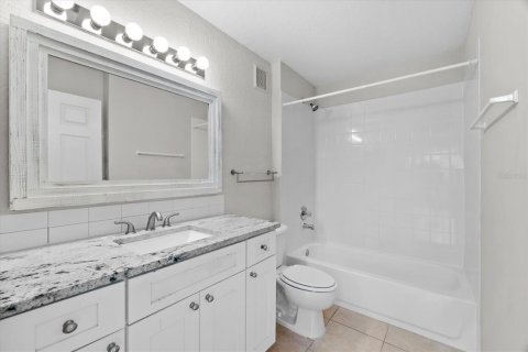 Condo in Bradenton, Florida, 2 bedrooms  № 1535478 - photo 18