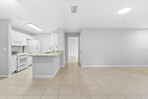 Condo in Bradenton, Florida, 2 bedrooms  № 1535478 - photo 11