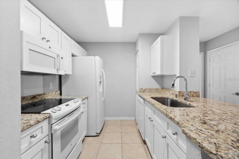 Condo in Bradenton, Florida, 2 bedrooms  № 1535478 - photo 10