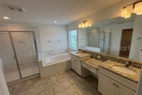 House in Riverview, Florida 5 bedrooms, 329.99 sq.m. № 2393977 - photo 12