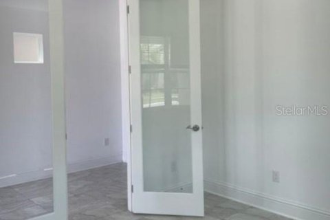 House in Riverview, Florida 5 bedrooms, 329.99 sq.m. № 2393977 - photo 3