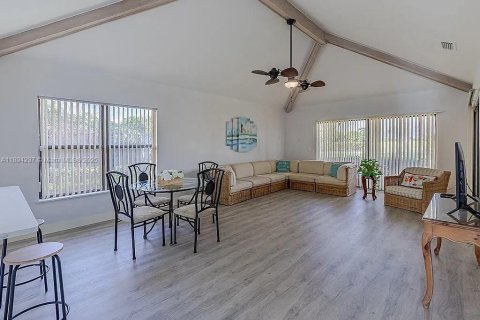Casa en venta en Hobe Sound, Florida, 3 dormitorios, 147.44 m2 № 1946075 - foto 4