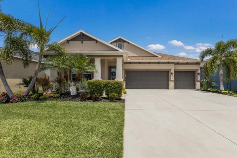 Casa en venta en Bradenton, Florida, 4 dormitorios, 232.81 m2 № 1677232 - foto 1