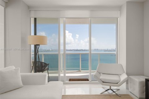 Condominio en alquiler en Miami, Florida, 3 dormitorios, 143.72 m2 № 1990991 - foto 13