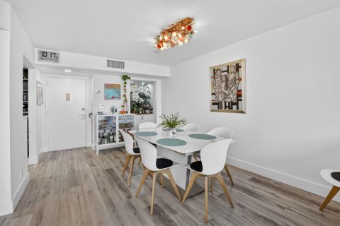Condominio en venta en Fort Lauderdale, Florida, 2 dormitorios, 124.86 m2 № 2342995 - foto 13