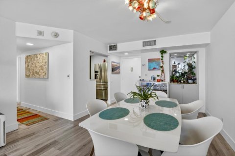 Condominio en venta en Fort Lauderdale, Florida, 2 dormitorios, 124.86 m2 № 2342995 - foto 6