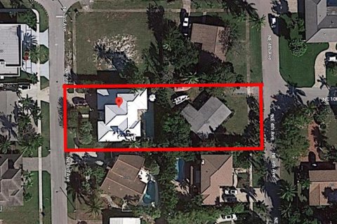 House in Boca Raton, Florida 4 bedrooms, 315.59 sq.m. № 367994 - photo 1