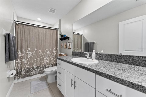 House in Plant City, Florida 4 bedrooms, 244.61 sq.m. № 1717235 - photo 18