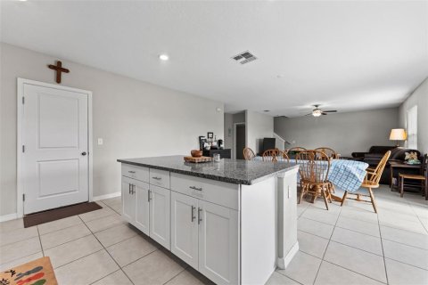 House in Plant City, Florida 4 bedrooms, 244.61 sq.m. № 1717235 - photo 8