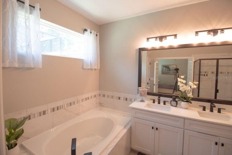 Villa ou maison à louer à Riverview, Floride: 4 chambres, 196.21 m2 № 2430373 - photo 18