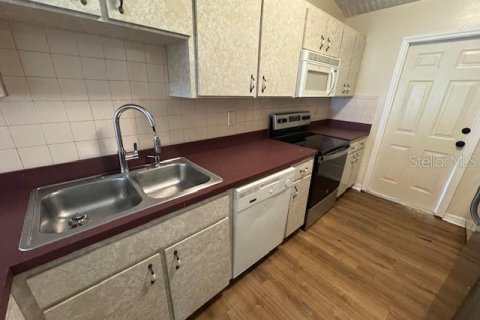 Casa en alquiler en Tampa, Florida, 3 dormitorios, 130.81 m2 № 1883272 - foto 8