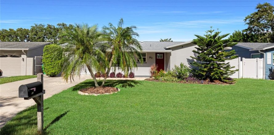 Villa ou maison à Palm Harbor, Floride 2 chambres, 89.37 m2 № 1847911