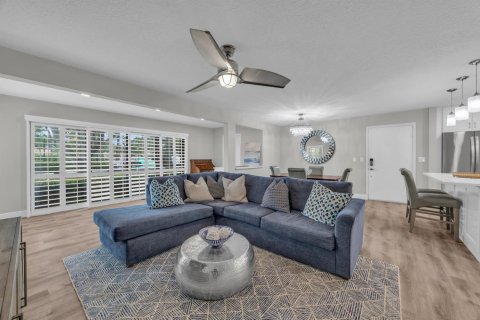 Condo in Palm Beach Gardens, Florida, 2 bedrooms  № 2246299 - photo 8