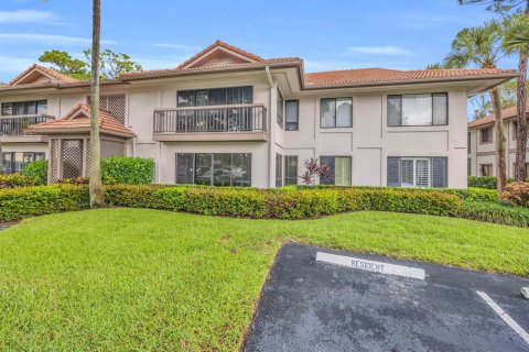 Condo in Palm Beach Gardens, Florida, 2 bedrooms  № 2246299 - photo 2