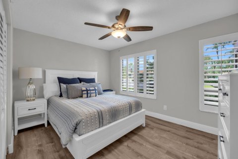 Condo in Palm Beach Gardens, Florida, 2 bedrooms  № 2246299 - photo 26