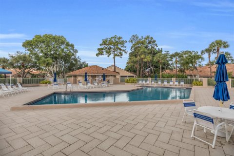 Condo in Palm Beach Gardens, Florida, 2 bedrooms  № 2246299 - photo 3