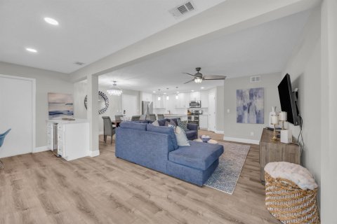 Condo in Palm Beach Gardens, Florida, 2 bedrooms  № 2246299 - photo 7