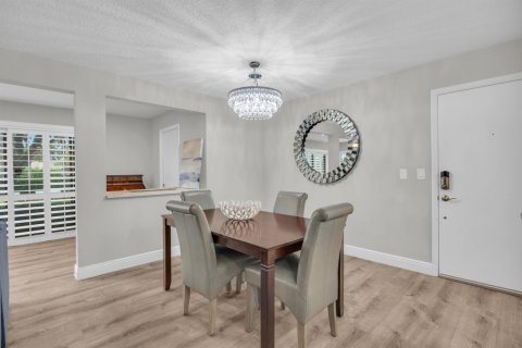 Condo in Palm Beach Gardens, Florida, 2 bedrooms  № 2246299 - photo 16
