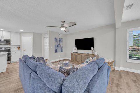 Condo in Palm Beach Gardens, Florida, 2 bedrooms  № 2246299 - photo 6