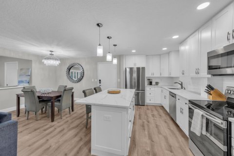 Condo in Palm Beach Gardens, Florida, 2 bedrooms  № 2246299 - photo 10