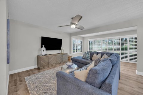 Condo in Palm Beach Gardens, Florida, 2 bedrooms  № 2246299 - photo 5