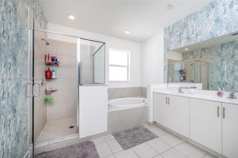 Villa ou maison à vendre à Miami, Floride: 4 chambres, 240.71 m2 № 2084828 - photo 14