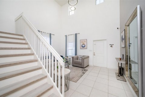 Villa ou maison à vendre à Miami, Floride: 4 chambres, 240.71 m2 № 2084828 - photo 5