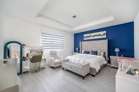 Villa ou maison à vendre à Miami, Floride: 4 chambres, 240.71 m2 № 2084828 - photo 13