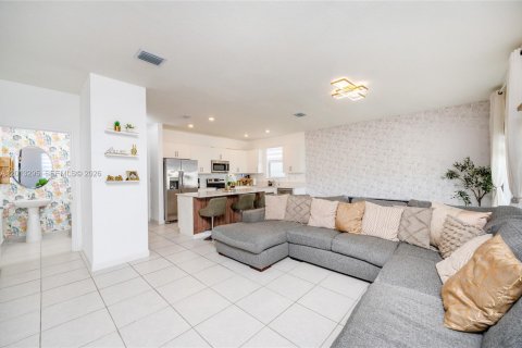Villa ou maison à vendre à Miami, Floride: 4 chambres, 240.71 m2 № 2084828 - photo 10