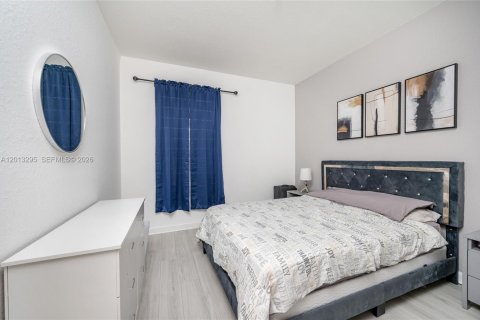 Villa ou maison à vendre à Miami, Floride: 4 chambres, 240.71 m2 № 2084828 - photo 25
