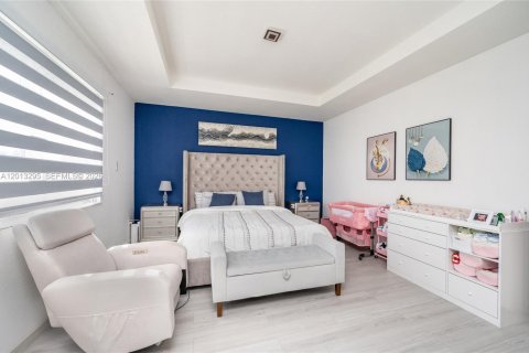 Villa ou maison à vendre à Miami, Floride: 4 chambres, 240.71 m2 № 2084828 - photo 12