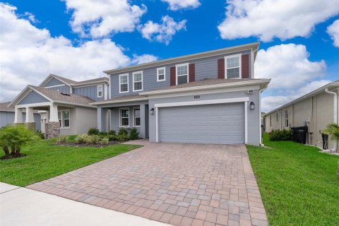 House in Davenport, Florida 5 bedrooms, 314.47 sq.m. № 1906430 - photo 1