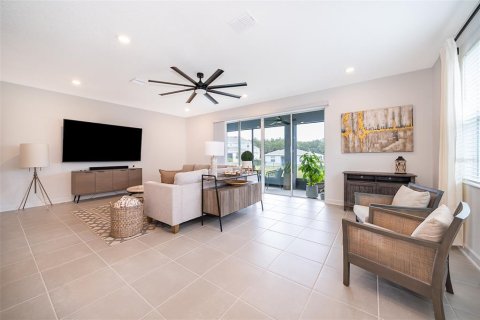 House in Davenport, Florida 5 bedrooms, 314.47 sq.m. № 1906430 - photo 5