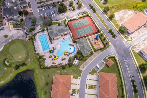 House in Davenport, Florida 5 bedrooms, 314.47 sq.m. № 1906430 - photo 2