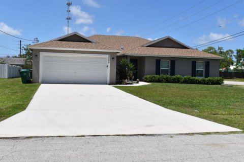 Villa ou maison à Port St. Lucie, Floride 4 chambres, 177.91 m2 № 2086082