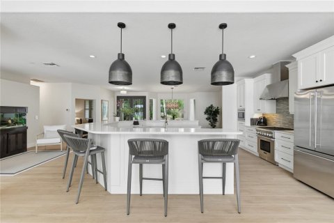 Casa en venta en Orlando, Florida, 4 dormitorios, 380.34 m2 № 2151394 - foto 5