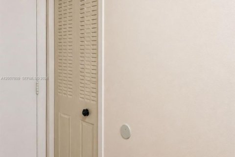 Купить кондоминиум в Хайалиа, Флорида 2 спальни, 92.72м2, № 2074218 - фото 23