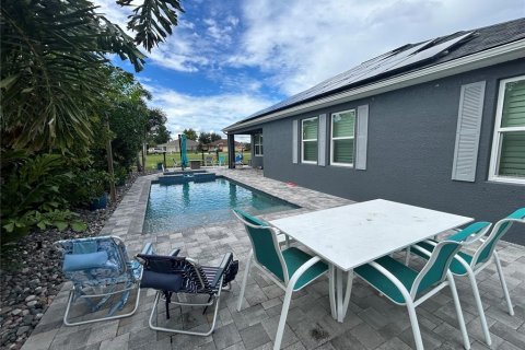 Villa ou maison à louer à Punta Gorda, Floride: 3 chambres, 203.92 m2 № 2391164 - photo 4