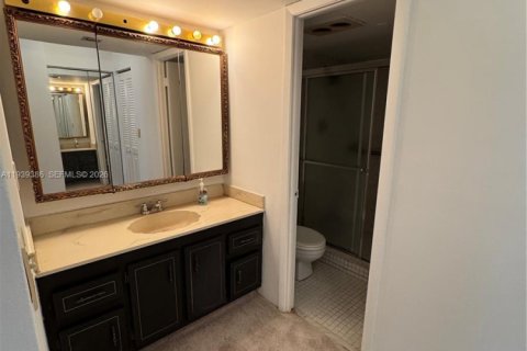 Купить кондоминиум в Пемброк-Пайнс, Флорида 2 спальни, 91.04м2, № 1996869 - фото 16