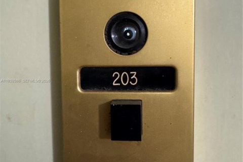 Купить кондоминиум в Пемброк-Пайнс, Флорида 2 спальни, 91.04м2, № 1996869 - фото 17