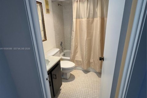 Купить кондоминиум в Пемброк-Пайнс, Флорида 2 спальни, 91.04м2, № 1996869 - фото 28