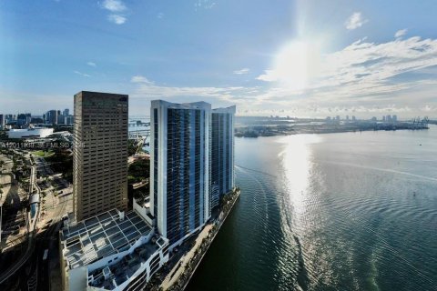 Condo in Miami, Florida, 1 bedroom № 2074947 - photo 2