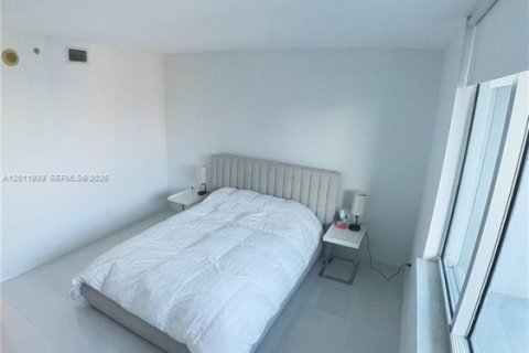 Condo in Miami, Florida, 1 bedroom № 2074947 - photo 5