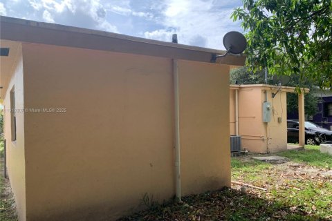 Villa ou maison à vendre à Miami Gardens, Floride: 3 chambres, 100.71 m2 № 1968055 - photo 4