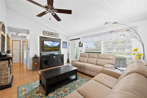 Villa ou maison à vendre à Sunrise, Floride: 3 chambres, 114.73 m2 № 1948519 - photo 8