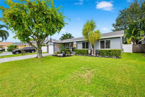 Villa ou maison à vendre à Sunrise, Floride: 3 chambres, 114.73 m2 № 1948519 - photo 5