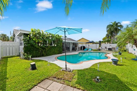 Villa ou maison à vendre à Sunrise, Floride: 3 chambres, 114.73 m2 № 1948519 - photo 4
