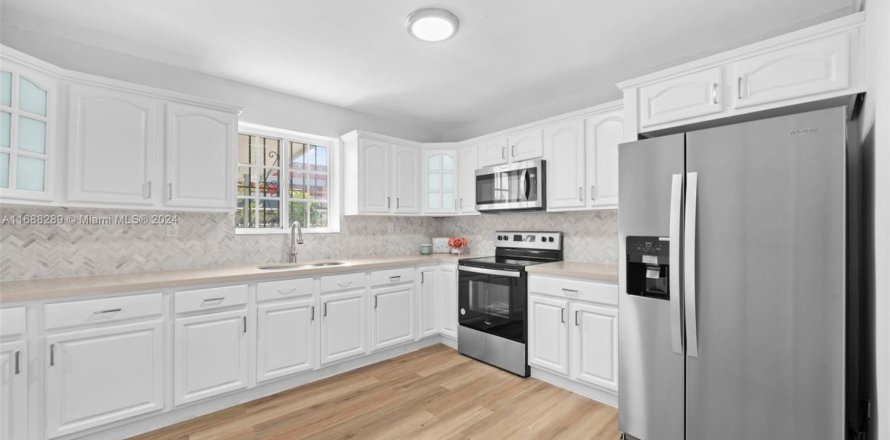 Casa en Hialeah, Florida 4 dormitorios, 162.49 m2 № 1604010